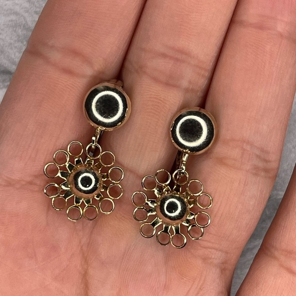 Jewelry - Vintage Gold and Black Floral clip-on Earrings